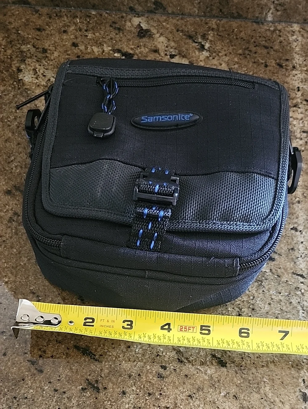 Samsonite branded compact